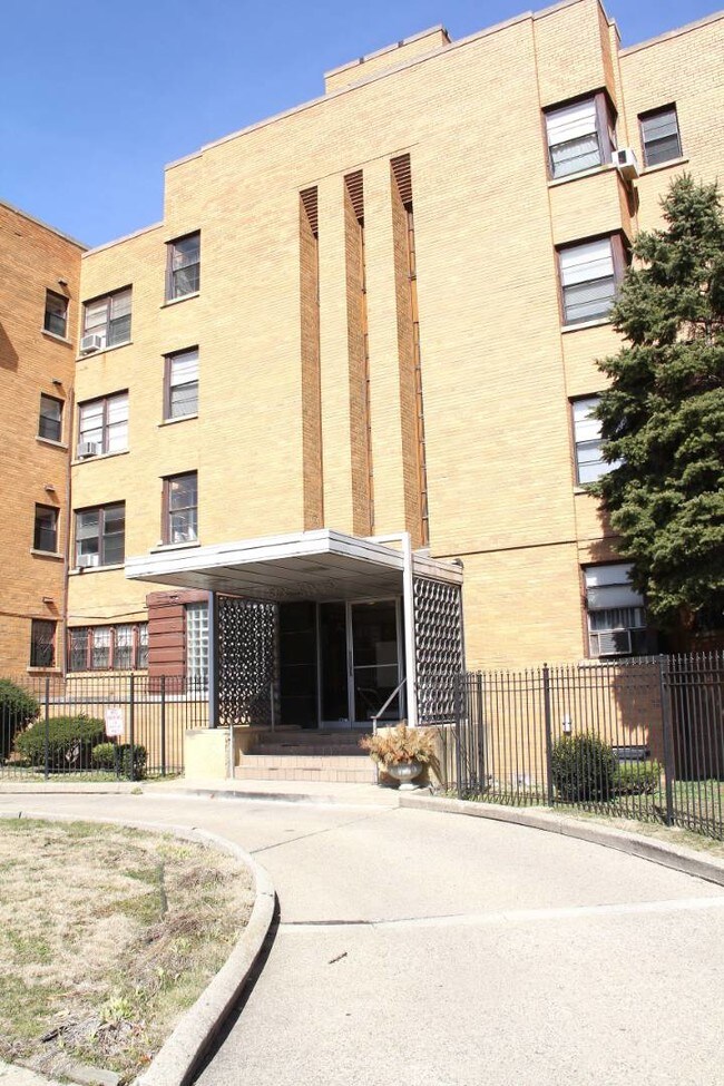 Building Photo - 660 Whitmore Rd