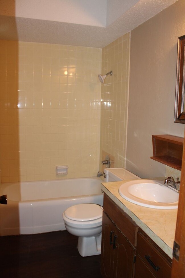 Building Photo - Wonderful remodel!