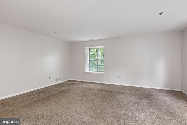 Building Photo - 1024 Willings Way