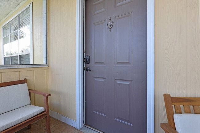 Building Photo - Bradenton 3BR/2BA – Newly Remodeled, 3rd F...