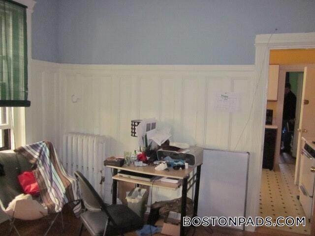 Building Photo - 447 Park Dr