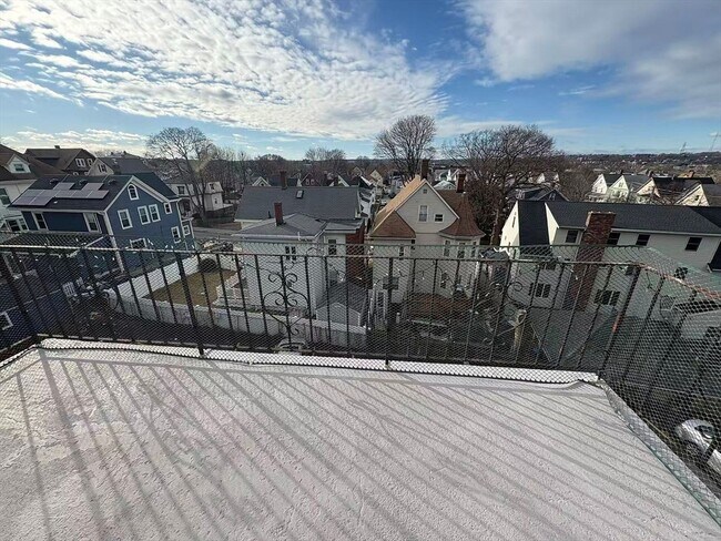 Building Photo - 80 Main St