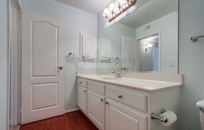 Building Photo - **Private 1 bed / 1 bath Condo in Carmel M...