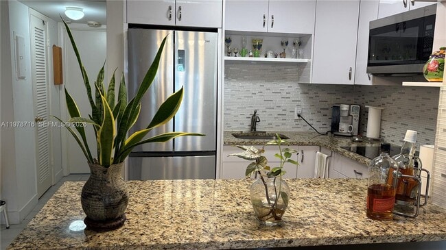 Building Photo - 98 Westbury E