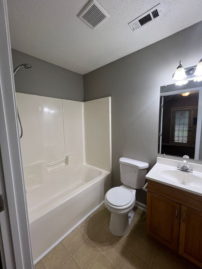 Building Photo - 2535 Rex Ave SW