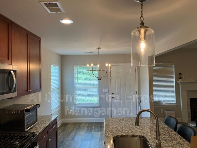 Building Photo - 3870 Barton Ln