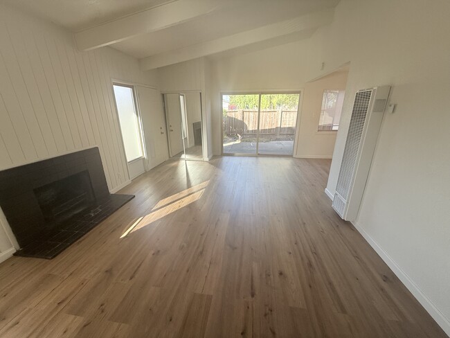 Building Photo - 4710 Cutting Cir