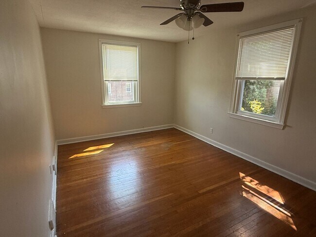 Building Photo - 3830 Berkley Ave
