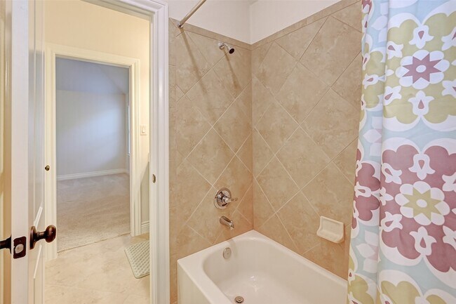 Building Photo - 4006 Misty Waters Ln