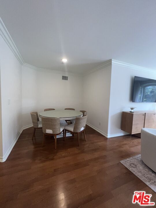 Building Photo - 1000 Granville Ave