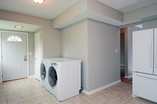 Building Photo - 738 Watson Ave
