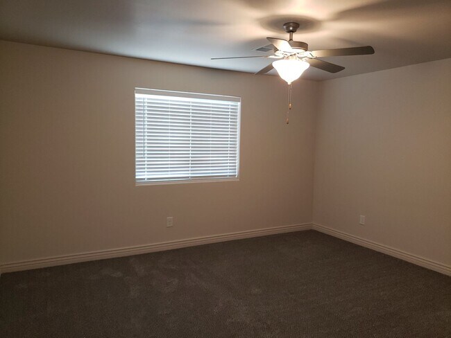 Building Photo - Gorgeous 4 bedroom for rent