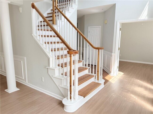 Building Photo - 6730 Wolford Ct