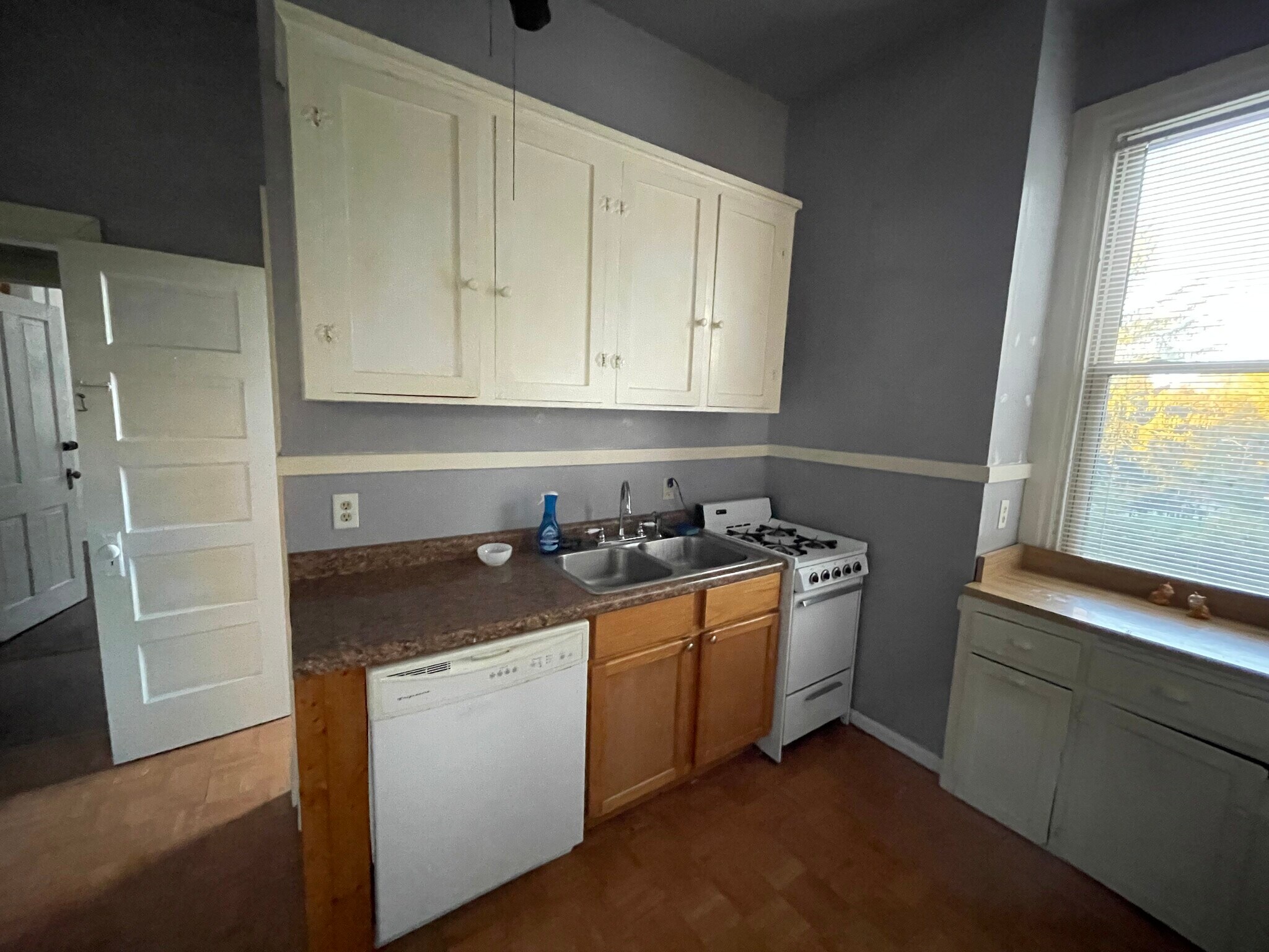 Building Photo - 1006 State St