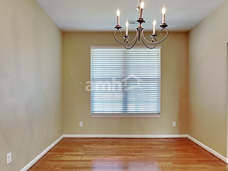 Building Photo - 1404 Manley Ct