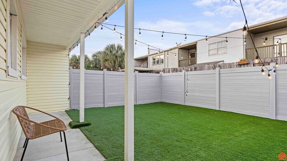Building Photo - 209 Angelfish Ave.