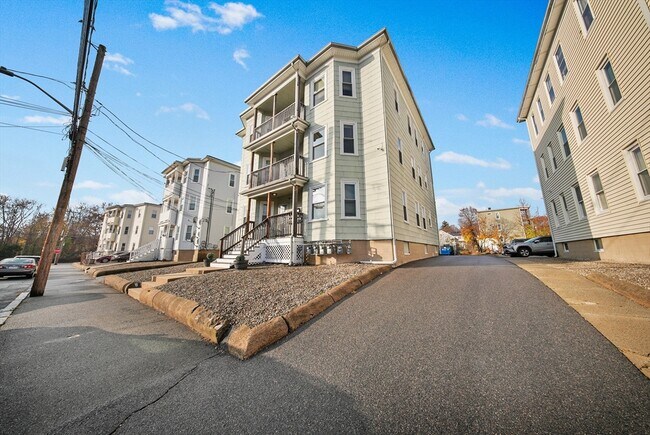 Building Photo - 16 Bellevue Ave