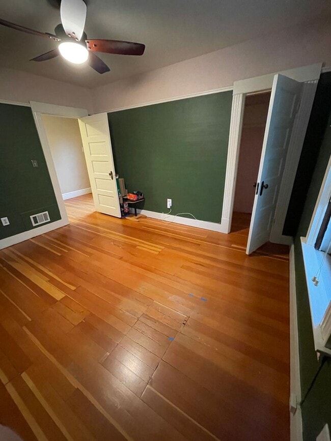 Building Photo - 2002 NE 13th Ave