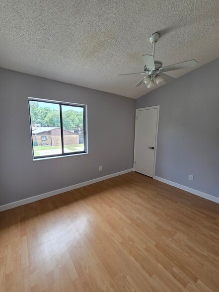 Building Photo - 1862 Foxhall Cir