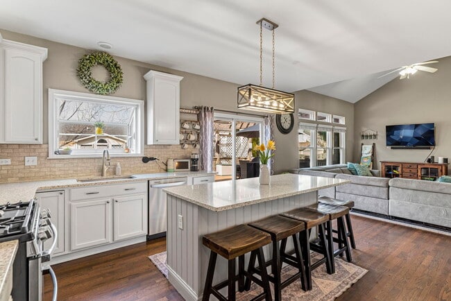 Building Photo - 31696 Borre Dr