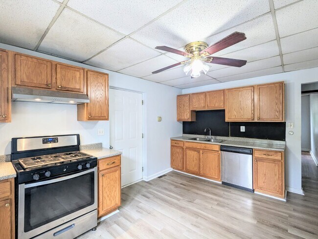 Building Photo - 5139 Carnegie St