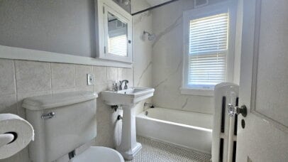 Building Photo - Beautiful 2-Bed 1 bath Haven on Fairmount Avenue – Spacious 1240 Sq Ft in Saint Paul 10/1/26