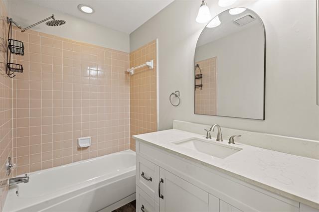 Building Photo - 1117 Bellmont Ct
