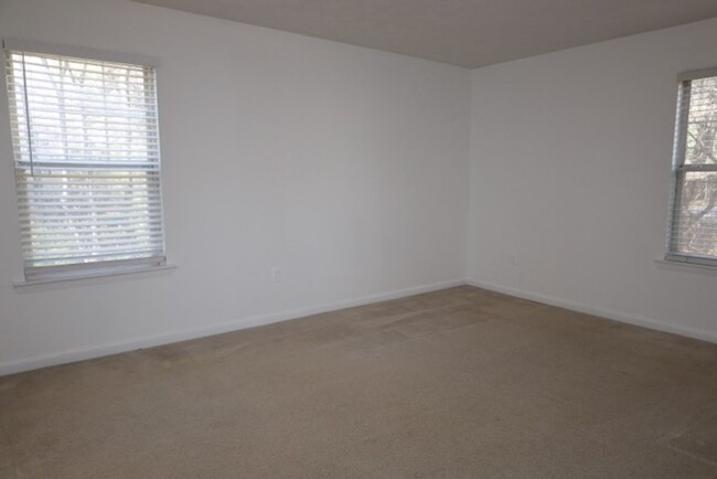 Building Photo - 2 bed 2 Baths Condominium-Rent (*2nd Month...