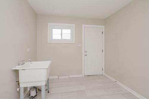 Building Photo - 368 N Biermann Ave