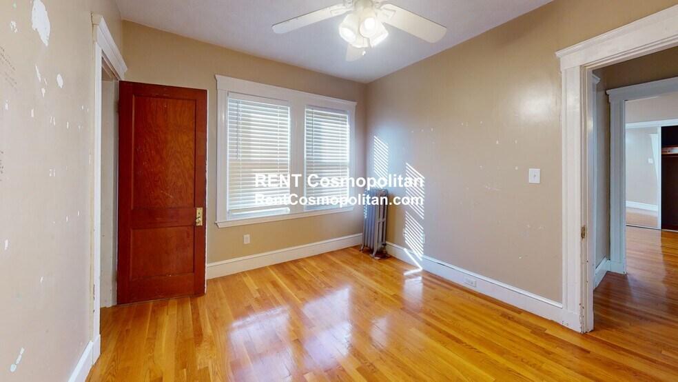 Building Photo - 298 Fellsway W