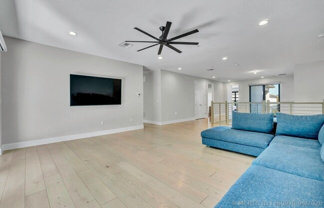 Building Photo - 17081 Five Waters Ave