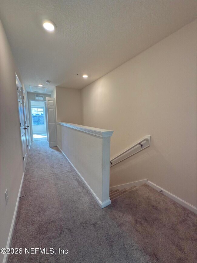 Building Photo - 82 Whispering Brk Dr