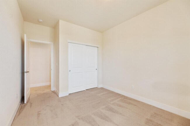 Building Photo - 199 Clover Meadows Cir
