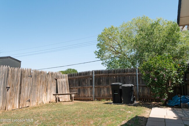 Building Photo - 5204 96th St