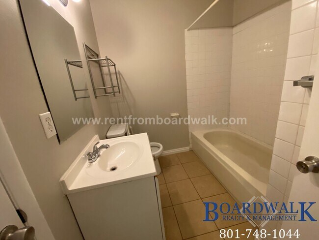Building Photo - 1453 2320 S