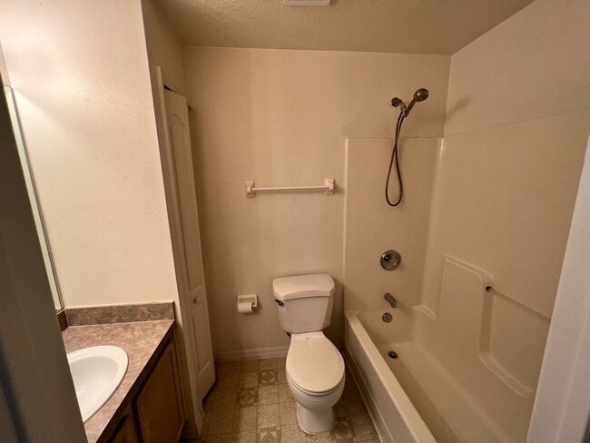 Building Photo - 3 Bedroom 2 Bath House in Clermont