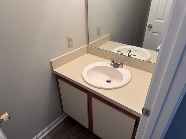 Building Photo - Beautiful Bevington Pines Three Bedroom Du...