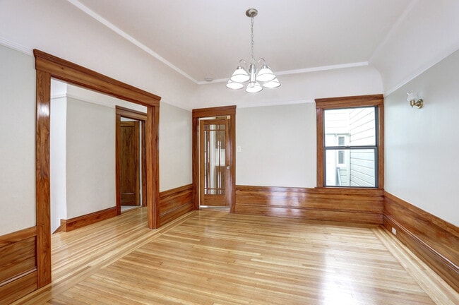 Building Photo - Charming Outer Sunset 2 bed / 1 bath home ...