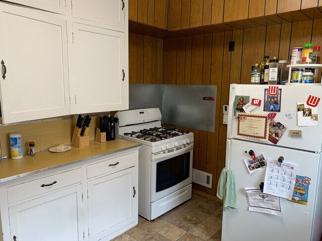 Building Photo - 1614 Adams St