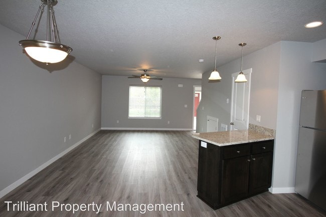 Building Photo - 1520-1580 Gabriela Ct NE