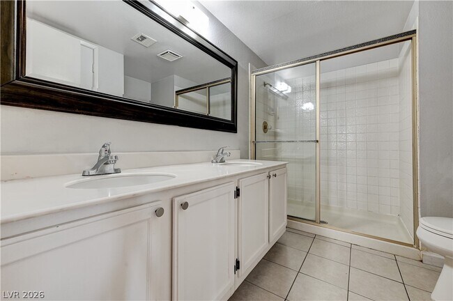 Building Photo - 6149 W Oakey Blvd