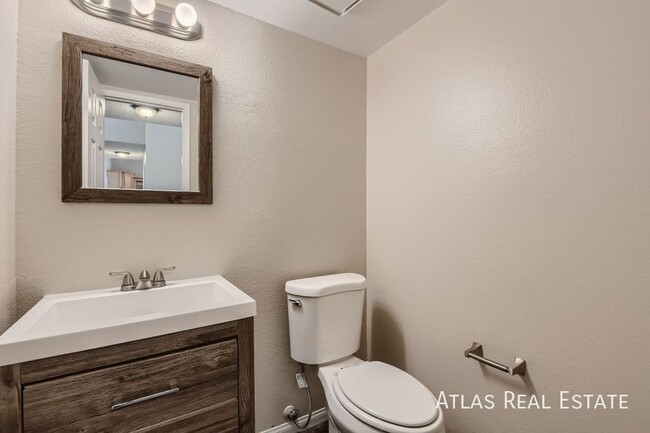 Building Photo - 1659 Duarte Dr