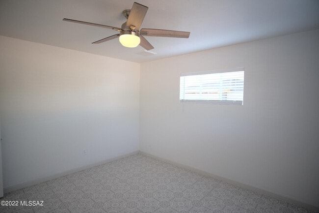 Building Photo - 2743 N Park Ave