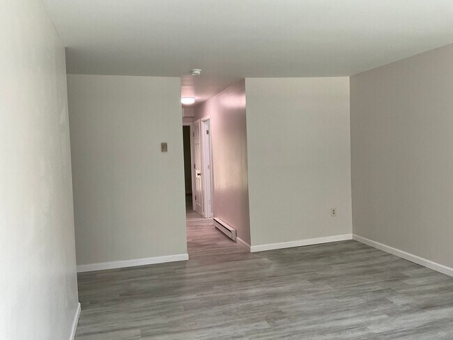 Building Photo - Lovely remodeled 1 bedroom Condo
