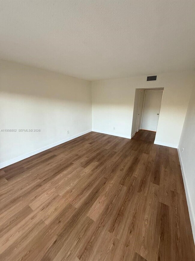 Building Photo - 400 Waterway Dr S