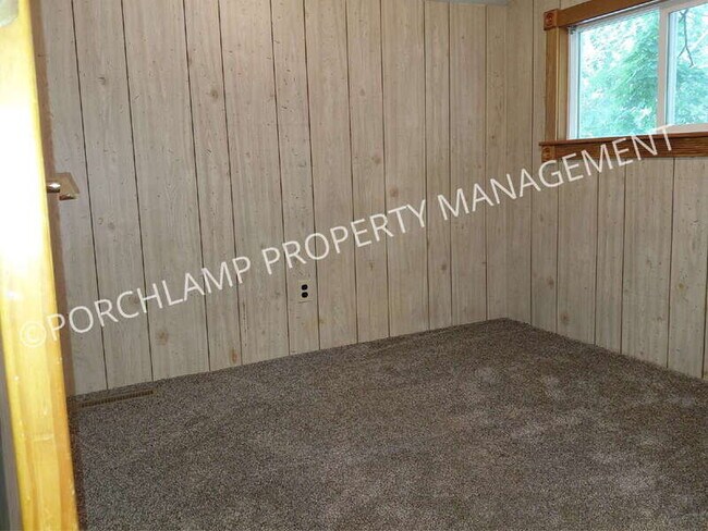 Building Photo - 2121 Harrison Ave