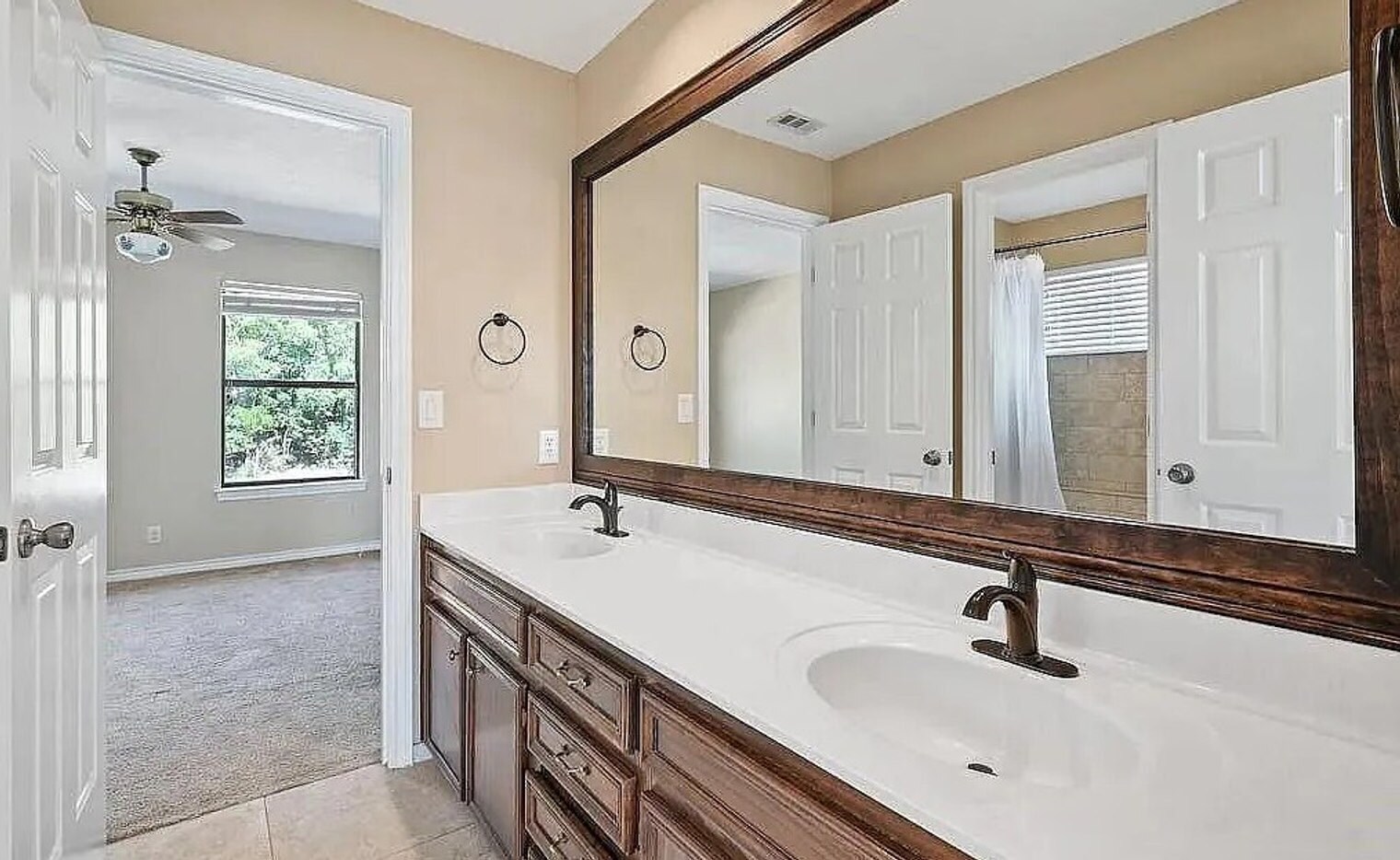 Building Photo - 415 New Lido Dr