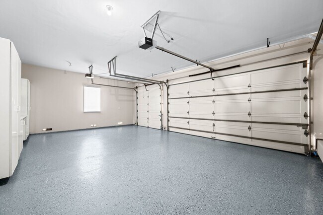Building Photo - Elegant Dream Escape - Hills of Studio City
