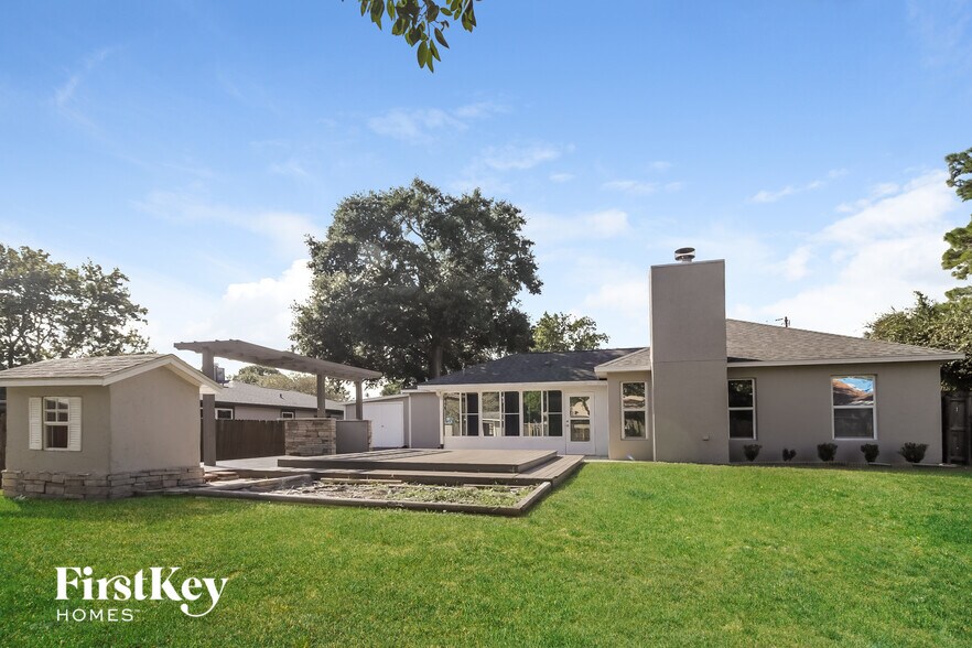 Building Photo - 6633 Emil Ave