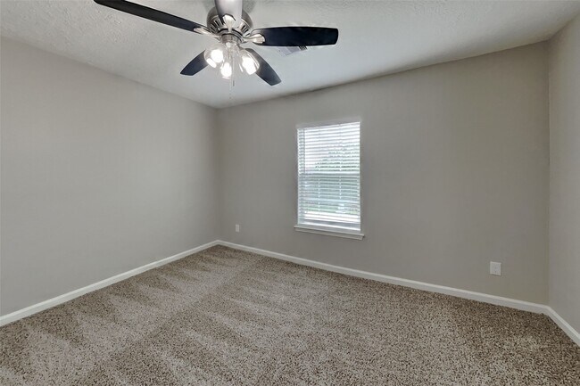 Building Photo - 8618 Cedar Walk Dr